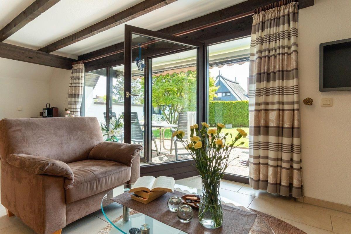 Am-Hohen-Ufer-Reetdach-Haus-Ocean-Breeze-136 Vila Großenbrode Exterior foto