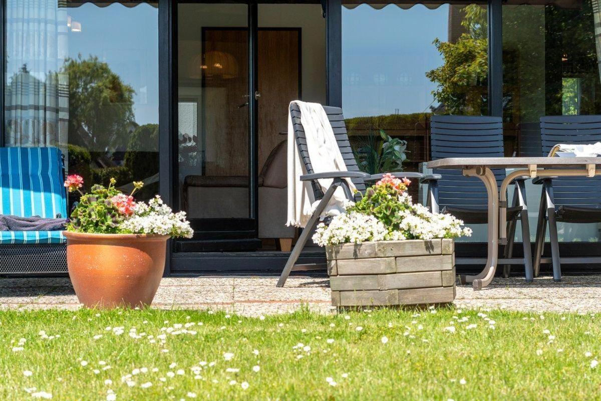 Am-Hohen-Ufer-Reetdach-Haus-Ocean-Breeze-136 Vila Großenbrode Exterior foto